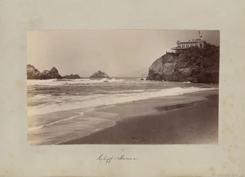 Maison sur la falaise