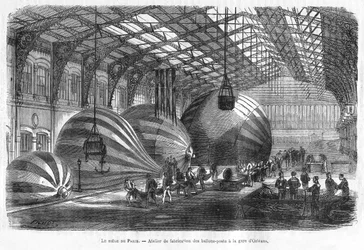 Fabrication de ballons de courrier à la gare d