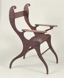 Fauteuil ou chaise Cygne conçue par C.F.A. Voysey (1857-1941) en 1883-5, réalisée vers 1898