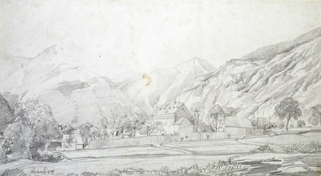Vue de bâtiments dans une enceinte fortifiée avec des montagnes en arrière-plan, milieu du XIXe siècle