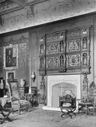 La Cheminée dans le Salon