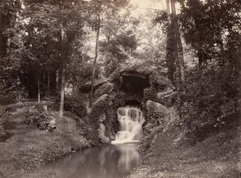 Grotte dans le Bois de Boulogne