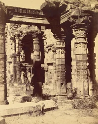 Extérieur du temple hindou à Kootub