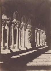 Une allée du cloître de Saint-Trophime, à Arles