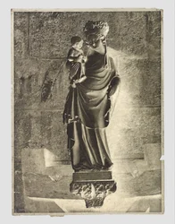 Sculpture de Marie à l’Enfant à Notre-Dame, Paris