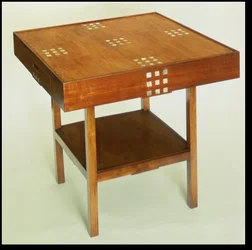 Table avec incrustation de nacre, 1918 (bois d