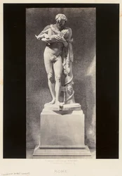 Silenus tenant l