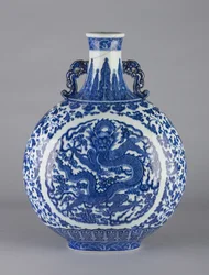 Flacon de pèlerin, 1736-96 (porcelaine de Jingdezhen)