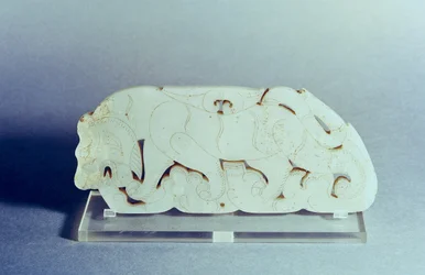 Plaque en forme de tigre, dynastie Han (206-220) (jade)
