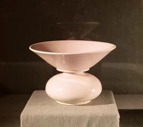Crachoir en porcelaine, de Xian, Shaanxi, Dynastie Tang (618-907 AD)