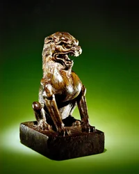 Lion assis, dynastie Tang (618-906)