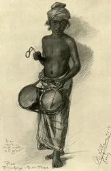 Pina - garçon tambour dans un temple bouddhiste, Kandy, Ceylan, 1898