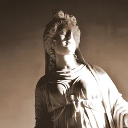 Élégante sculpture en marbre