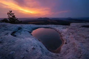 Reflet spectaculaire au coucher du soleil