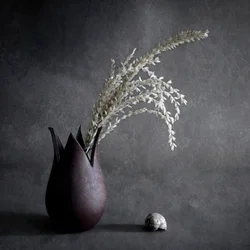 Nature morte botanique sombre
