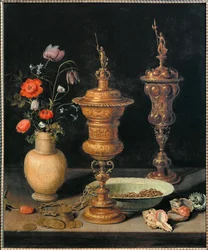 Nature morte avec gobelets, fleurs et coquillages