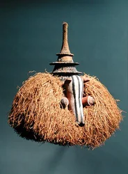 Masque zoomorphe (bois et fibre)