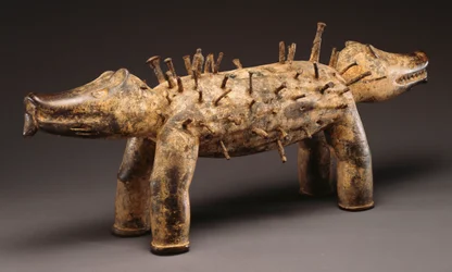 Figure de chien de pouvoir Kongo