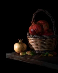 Nature morte à la grenade sombre