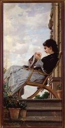 Femme cousant sur la terrasse