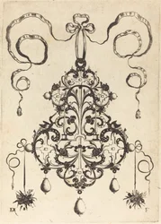 Grand pendentif, en bas à gauche et à droite deux bouquets d
