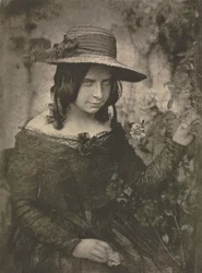 Fille au chapeau de paille