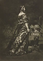 Portrait - La robe et le coffret