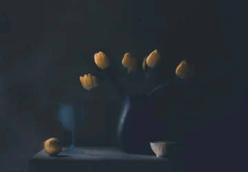 Nature morte aux tulipes jaunes mélancoliques