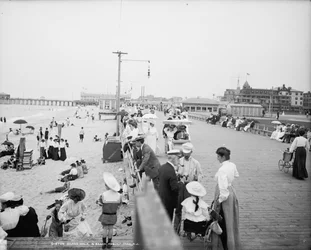 Promenade et plage, Asbury Park, vers 1905