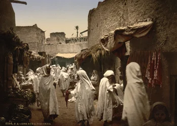 Rue algérienne à Sidi Okba, vers 1899 (photochromie)