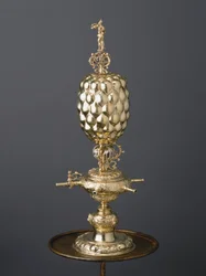 Gobelet à boire à mécanisme partiellement doré, vers 1630