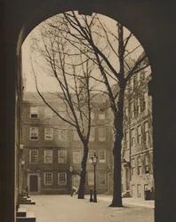 Une vision du début du printemps dans le temple, vers 1935