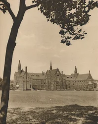 Une des écoles publiques de Londres : St. Paul