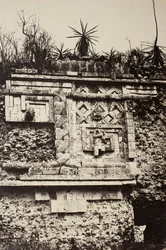 Uxmal, Bas-relief indien, Palais des Nonnes, 1860