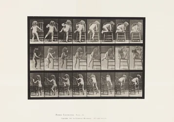 Planche 475. Enfant, montant sur une chaise