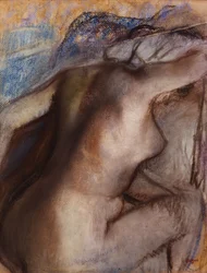 Après le bain, femme se séchant