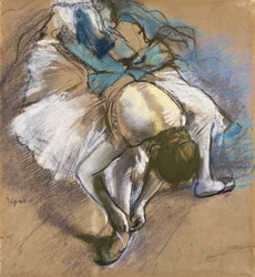 Danseuse mettant ses chaussures ; danseuse attachant son chausson, vers 1880-1885