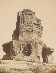 [Ruins, Tour Magne]