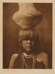 Jeune fille et jarre - San Ildefonso