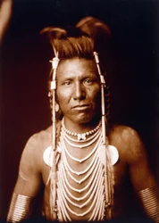 Guerrier indien : Ben Long Ear c. 1905, photo Edward S. Curtis