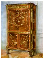 Secrétaire droit monté en or moulu, français, 1911-1912