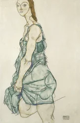 Fille debout