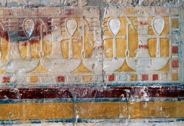 Frise avec hiéroglyphes de souhaits, Temple funéraire de Hatchepsout, Deir el-Bahari, Nécropole thébaine (Liste du patrimoine mondial de l