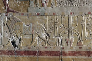 Lion, relief, Temple funéraire de Hatchepsout, Deir el-Bahari, Nécropole thébaine (Liste du patrimoine mondial de l