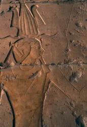 Relief peint, Temple mortuaire d