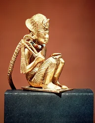 Pendentif représentant Amenophis III (1403-1365 av. J.-C.) de la tombe de Toutankhamon, Nouvel Empire (or)