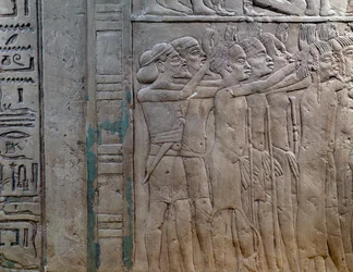 Princes de Nubie, Libye, Syrie et Palestine venant rendre hommage au roi, bas-relief en calcaire, de la tombe memphite d