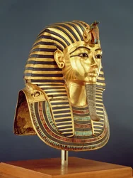 Le masque funéraire de Toutankhamon (vers 1370-1352 av. J.-C.) Nouveau Royaume, vers 1336-1327 av. J.-C.