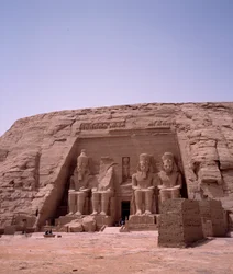 Antiquité égyptienne : Colosse du Temple de Ramsès II. 1271-1256 av. J.-C. Abu Simbel, Assouan, Égypte