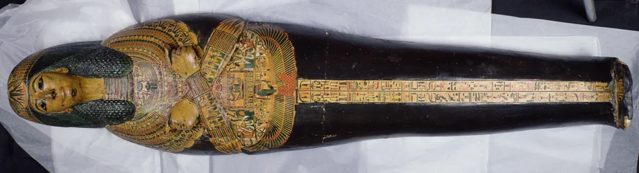 Couvercle intérieur de la momie de Nesyamun, peut-être trouvé à Deir El-Bahri, Nouvel Empire, vers 1100 av. J.-C.
